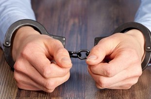 بازداشت یک مقام مسئول در شهرستان قرچک