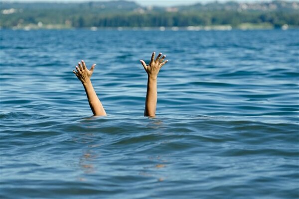 غرق شدن دختر ۶ ساله در استخر ویلایی آبسرد