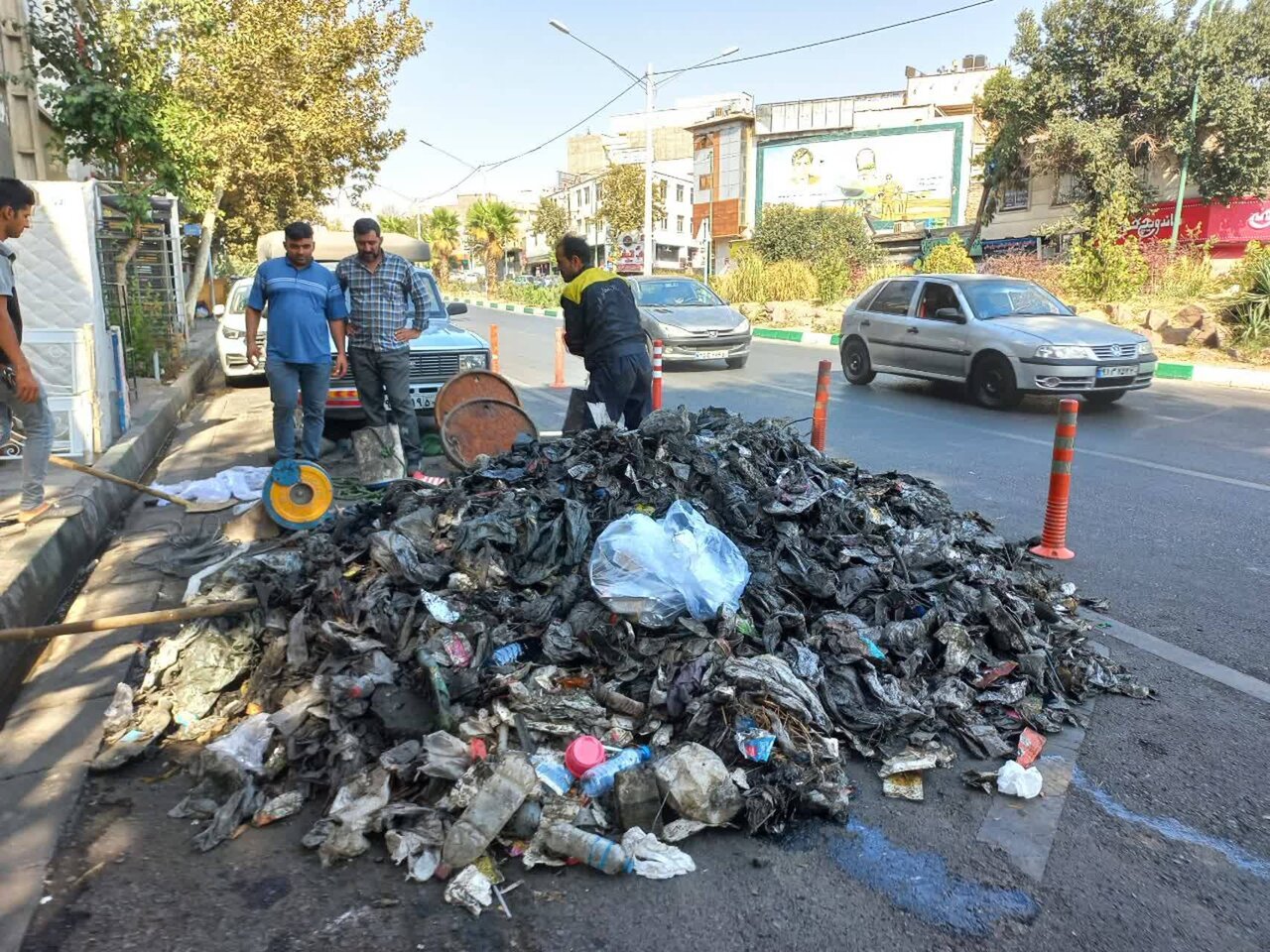 تخلیه ماهانه ۵۰۰ تن لجن از کانال های تهران