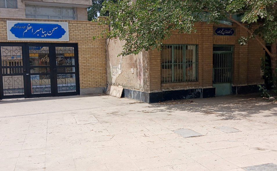 حفاری غیرمجاز در یکی از اماکن مقدس ری حفاری غیرمجاز در یکی از اماکن مقدس ری