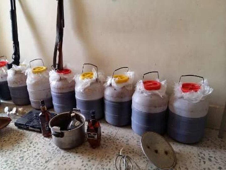کشف مشروبات الکلی از باغ ویلایی در دماوند کشف مشروبات الکلی از باغ ویلایی در دماوند
