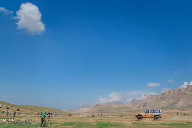 جشنواره بین المللی کمپینگ آفرود و کوهنوردی