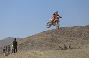 برگزاری مسابقات موتورکراس در سرزمین ایرانیان