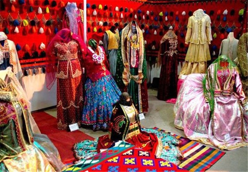 نمایشگاه پوشاک سنتی اقوام ایرانی در بهارستان