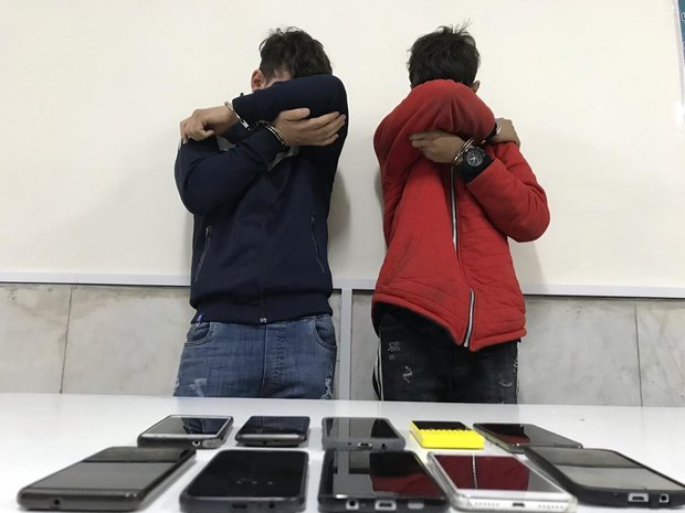 موبایل قاپ‌های جوان پایتخت دستگیر شدند