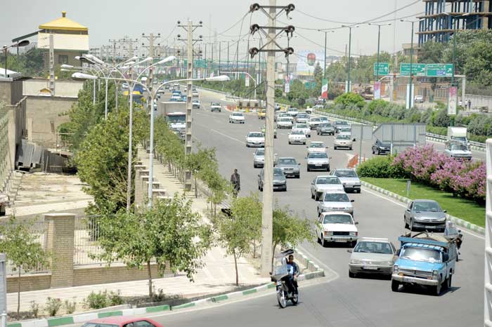 مشکلات زیست محیطی یک کارخانه صنعتی در بزرگراه فتح