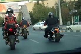 تردد موتورسنگین سواران در اتوبان های تهران