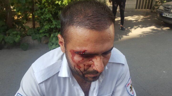حمله به آمبولانس بدون پلاک در محله ستارخان
