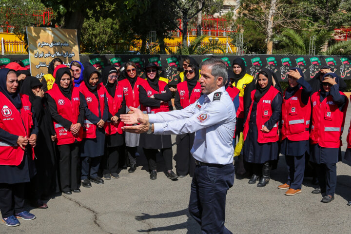 فعالیت ۶۷ هزار آتش نشان داوطلب در پایتخت