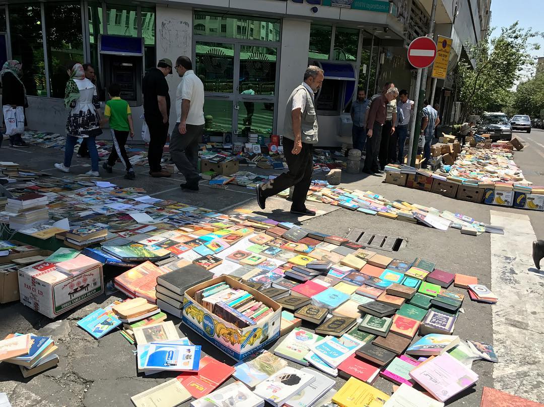 ایجاد گذر هنر و گذر کتاب در محور آزادی تا انقلاب