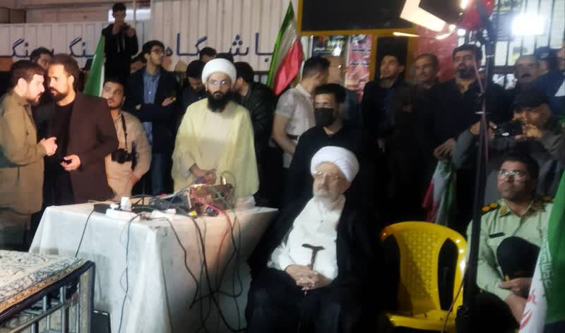 ملت و مسئولان باید بصیر و متحد باشند